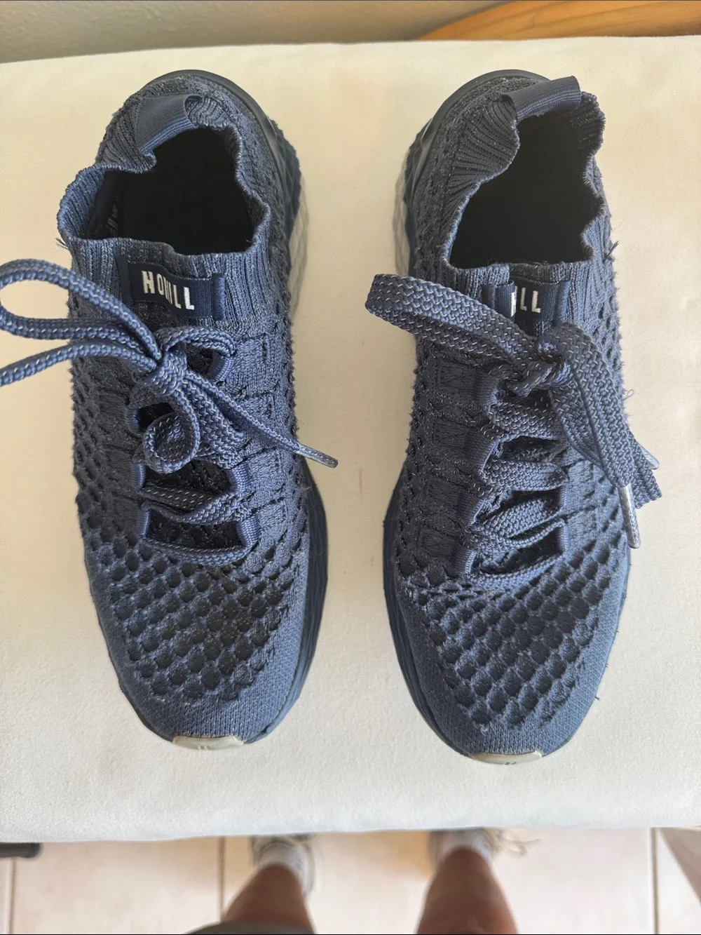 NOBULL WoMen’s Form Fitting Knit Lace-Up Sneakers in Navy. Sz 8.